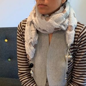 Faux fur scarf with accents at the end